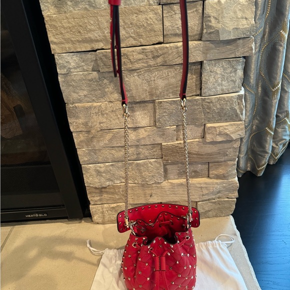 Valentino Garavni mini bucket bag with studs - RED - Picture 11 of 11